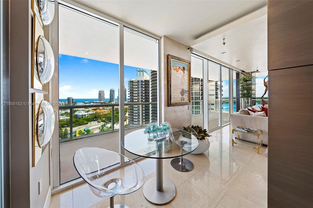 На продажу: $3,450,000 (2 спален, 2 ванн, 1815 Квадратных фут)