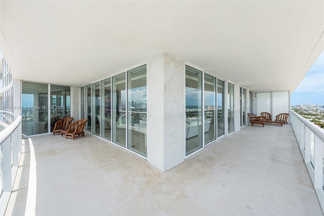 На продажу: $3,450,000 (2 спален, 2 ванн, 1815 Квадратных фут)