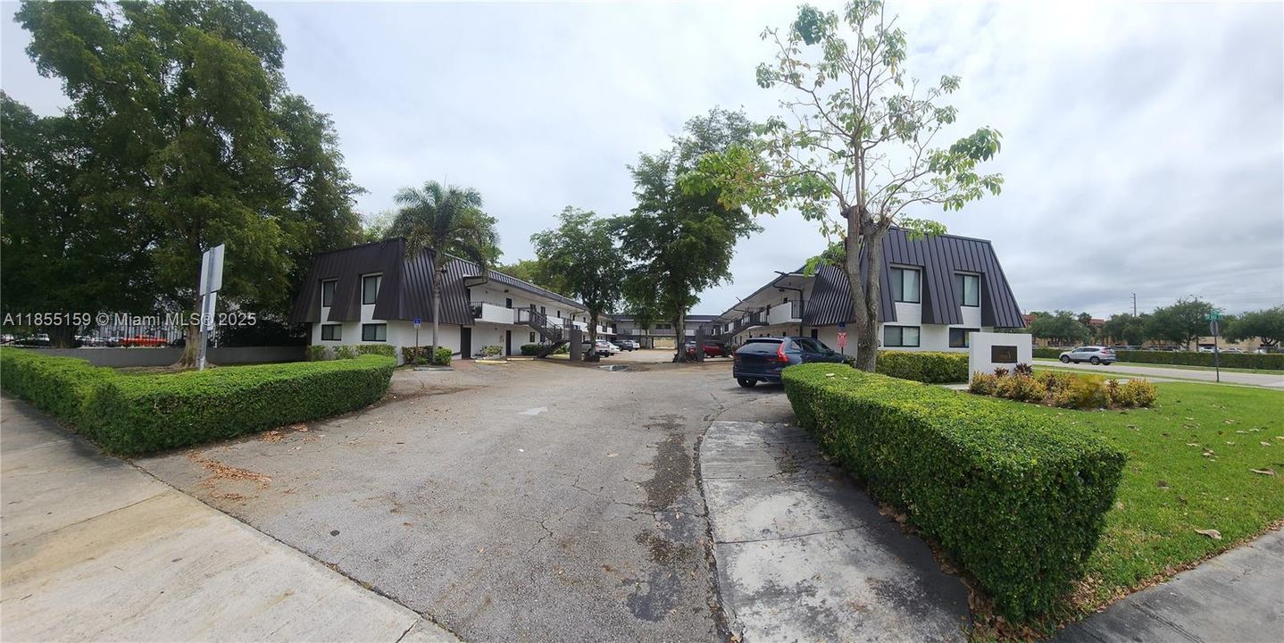 Recently Rented: $1,950 (2 beds, 1 baths, 889 Square Feet)