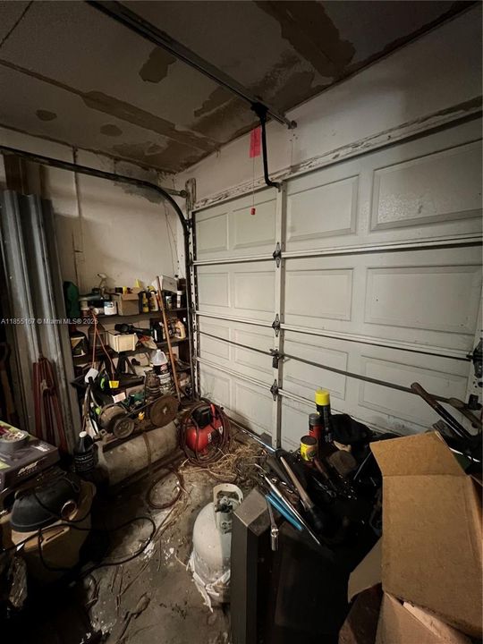 合同活跃: $415,000 (3 贝兹, 2 浴室, 1325 平方英尺)