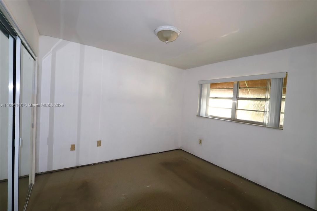 Active With Contract: $218,000 (2 beds, 2 baths, 1009 Square Feet)