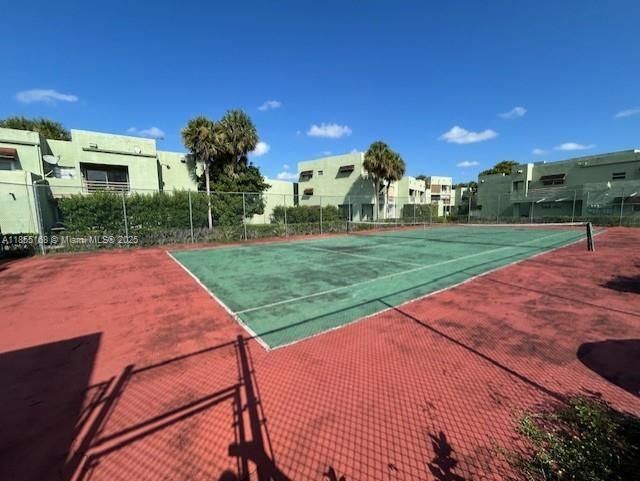 Active With Contract: $218,000 (2 beds, 2 baths, 1009 Square Feet)