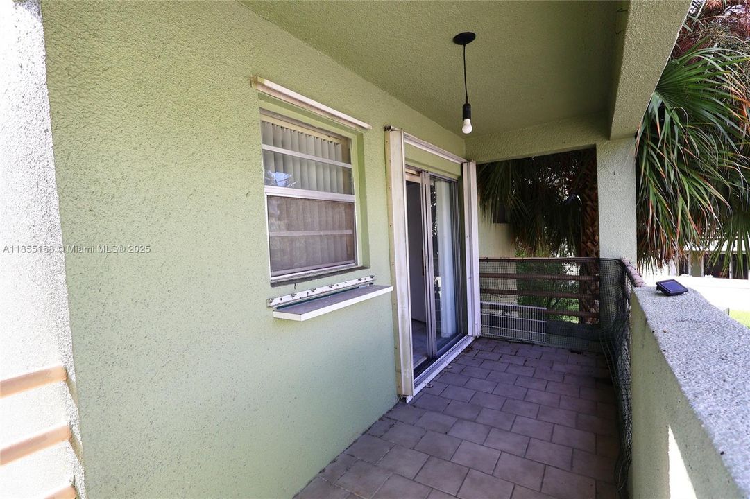 Active With Contract: $218,000 (2 beds, 2 baths, 1009 Square Feet)