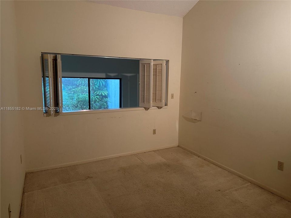 Recently Sold: $649,900 (3 beds, 3 baths, 2200 Square Feet)