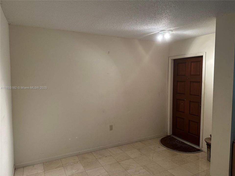 Recently Sold: $649,900 (3 beds, 3 baths, 2200 Square Feet)