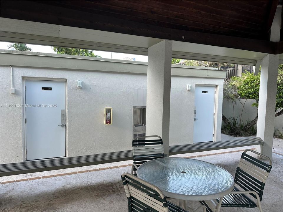 Recently Sold: $649,900 (3 beds, 3 baths, 2200 Square Feet)