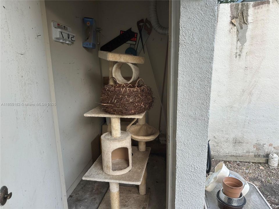 Recently Sold: $649,900 (3 beds, 3 baths, 2200 Square Feet)