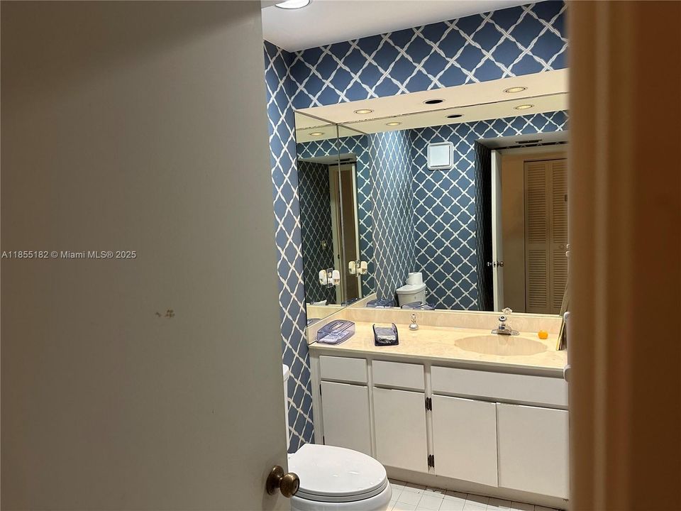 Recently Sold: $649,900 (3 beds, 3 baths, 2200 Square Feet)