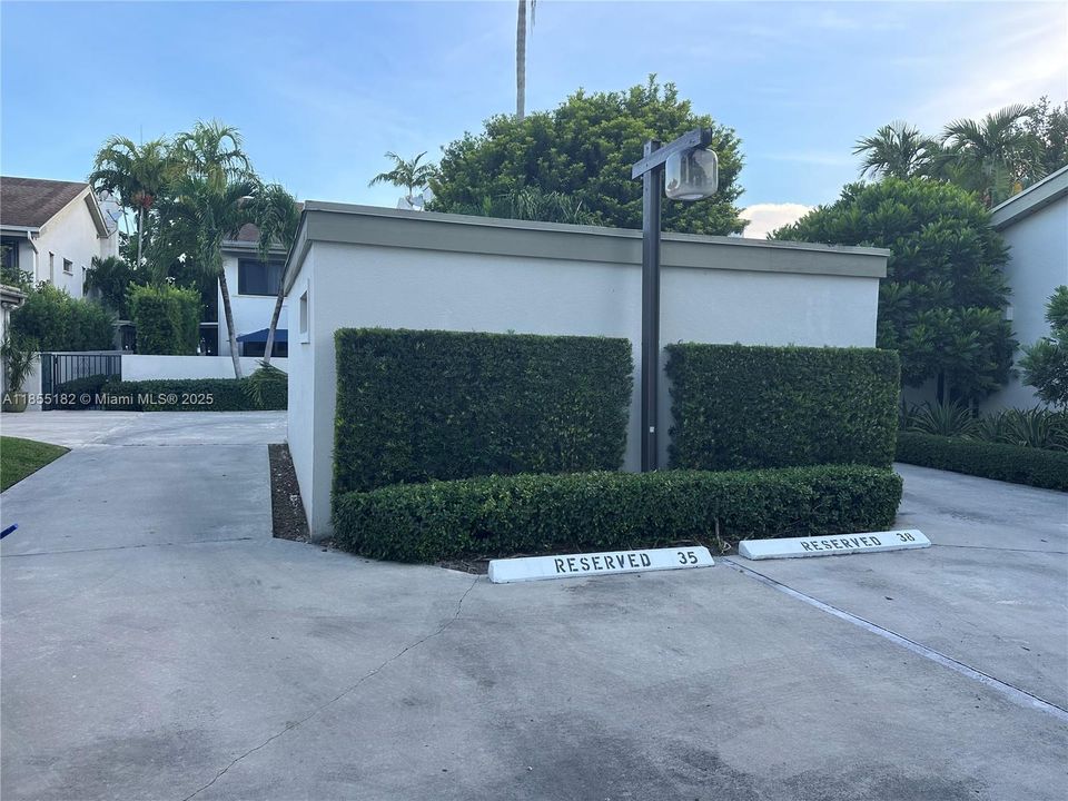 Recently Sold: $649,900 (3 beds, 3 baths, 2200 Square Feet)