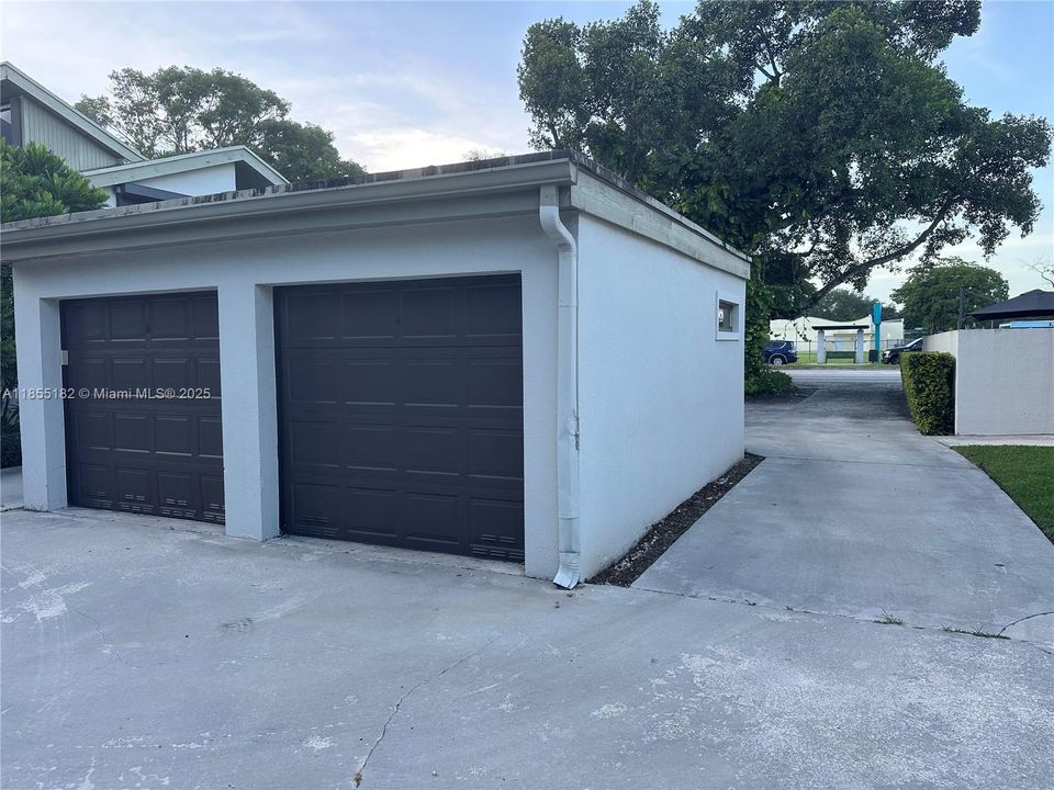 Recently Sold: $649,900 (3 beds, 3 baths, 2200 Square Feet)