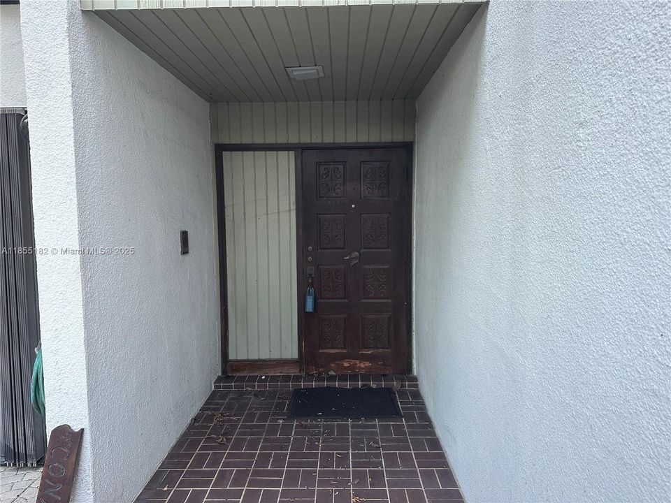 Recently Sold: $649,900 (3 beds, 3 baths, 2200 Square Feet)