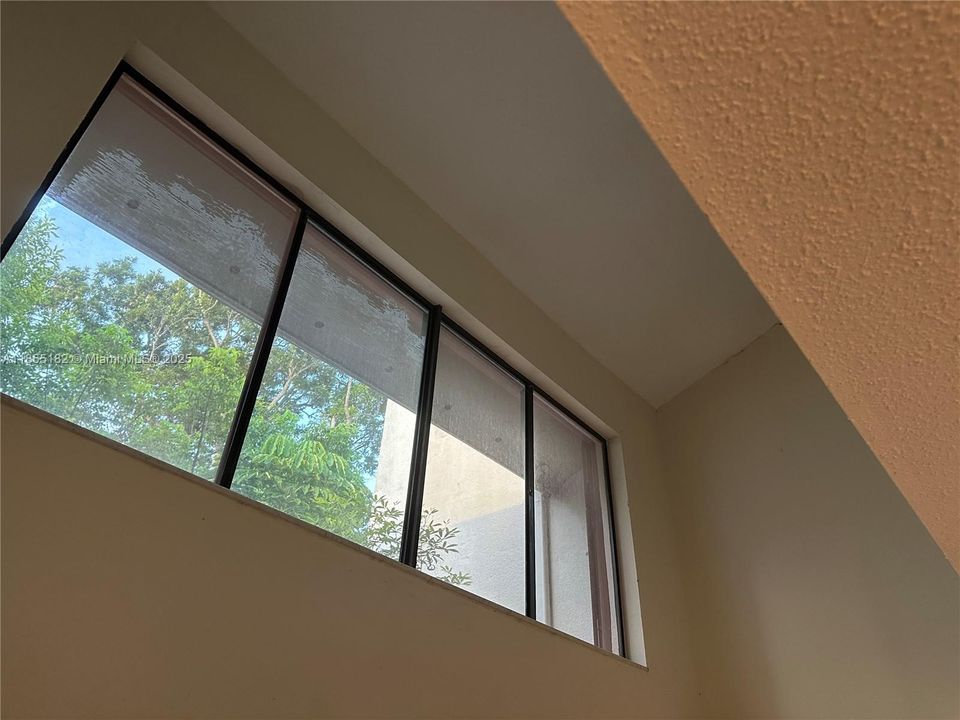 Recently Sold: $649,900 (3 beds, 3 baths, 2200 Square Feet)