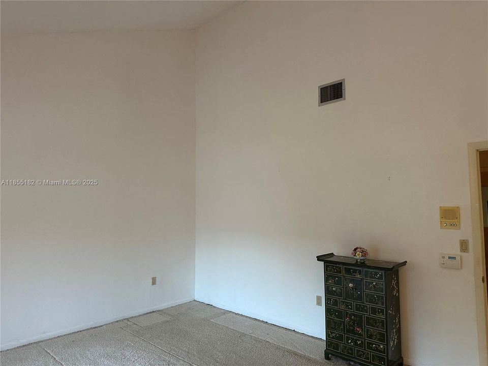 Recently Sold: $649,900 (3 beds, 3 baths, 2200 Square Feet)