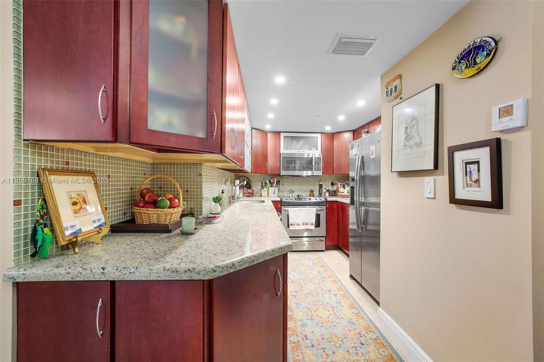 最近售出: $660,000 (2 贝兹, 2 浴室, 1121 平方英尺)