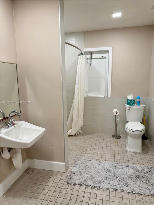 Recently Sold: $1,399,000 (4 beds, 2 baths, 2608 Square Feet)