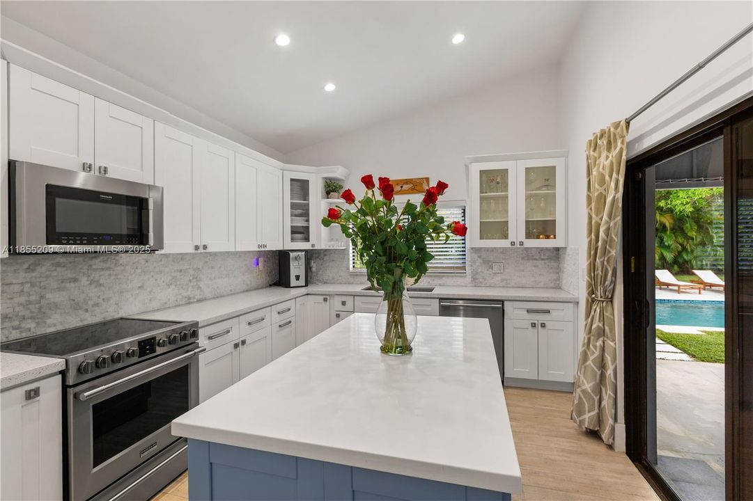 Vendido Recientemente: $1,748,000 (4 camas, 2 baños, 1874 Pies cuadrados)