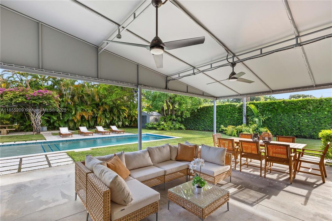 Vendido Recientemente: $1,748,000 (4 camas, 2 baños, 1874 Pies cuadrados)