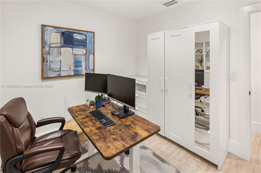 Vendido Recientemente: $1,748,000 (4 camas, 2 baños, 1874 Pies cuadrados)