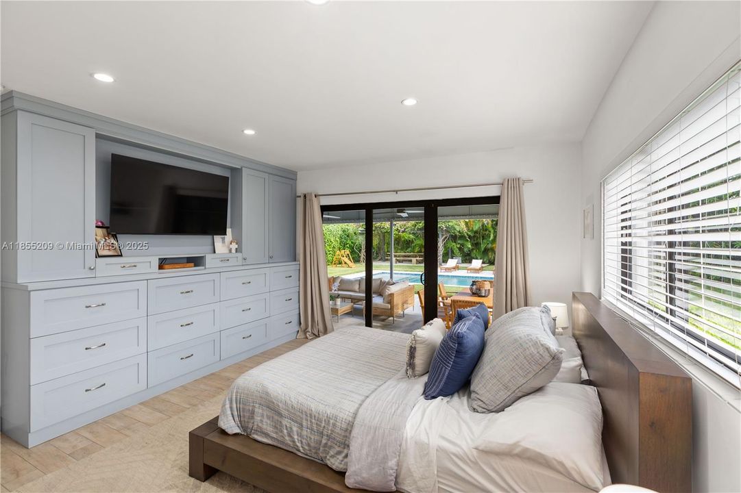 Vendido Recientemente: $1,748,000 (4 camas, 2 baños, 1874 Pies cuadrados)