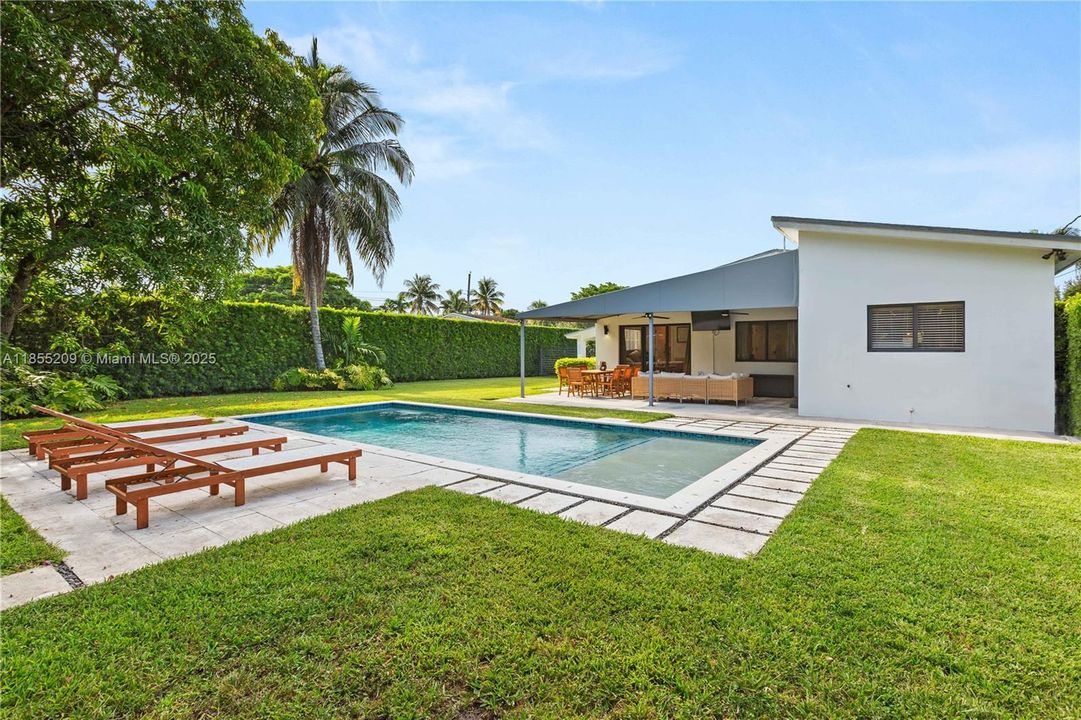 Vendido Recientemente: $1,748,000 (4 camas, 2 baños, 1874 Pies cuadrados)