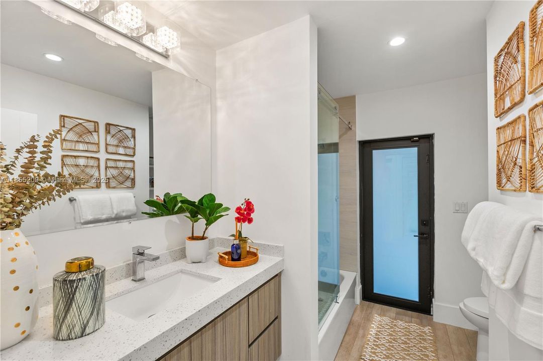 Vendido Recientemente: $1,748,000 (4 camas, 2 baños, 1874 Pies cuadrados)