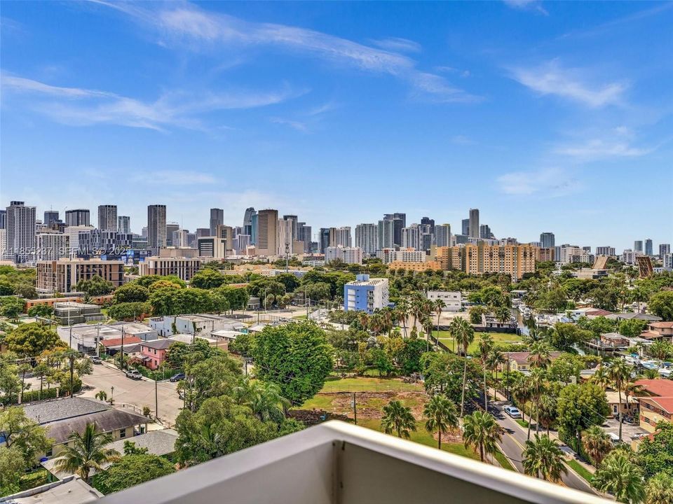 En Venta: $350,000 (2 camas, 2 baños, 891 Pies cuadrados)