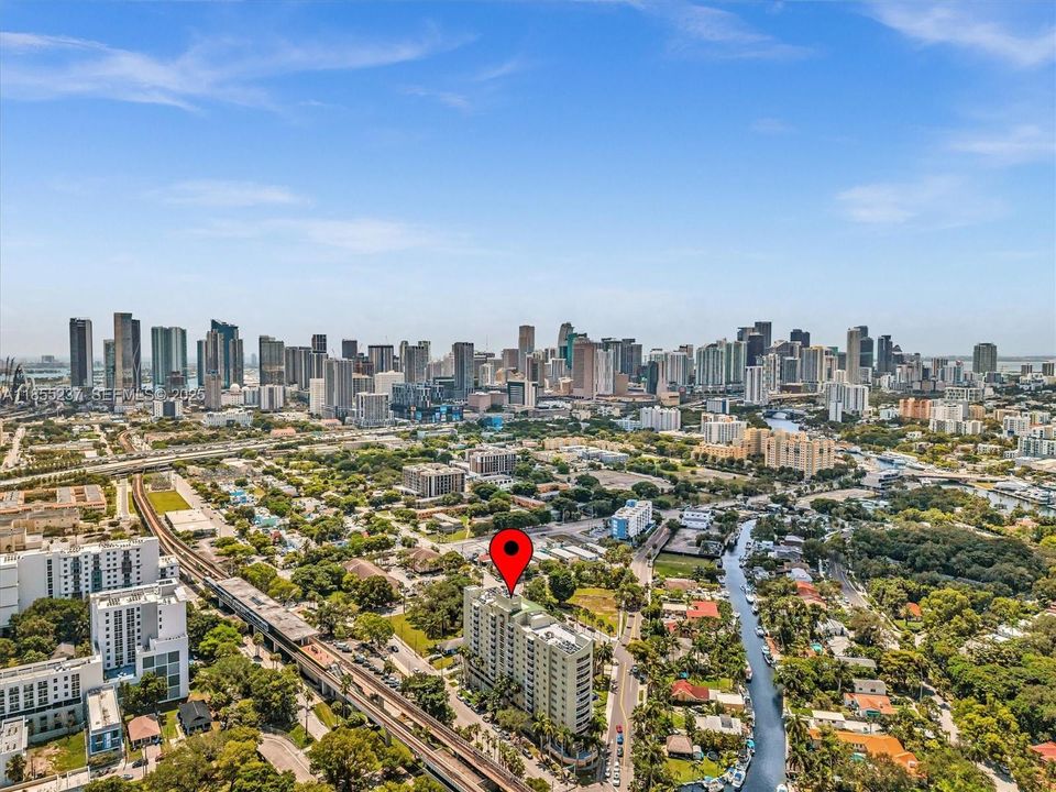 En Venta: $350,000 (2 camas, 2 baños, 891 Pies cuadrados)