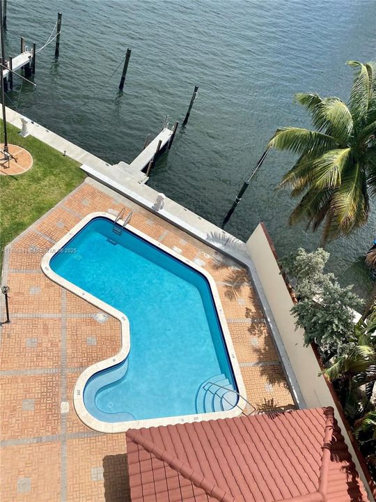 最近租的: $5,500 (2 贝兹, 2 浴室, 1139 平方英尺)