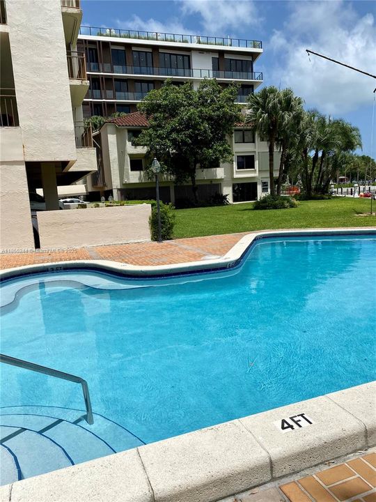 最近租的: $5,500 (2 贝兹, 2 浴室, 1139 平方英尺)