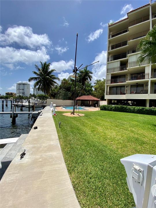 最近租的: $5,500 (2 贝兹, 2 浴室, 1139 平方英尺)