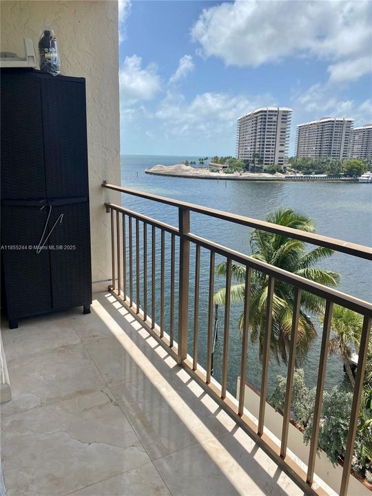 最近租的: $5,500 (2 贝兹, 2 浴室, 1139 平方英尺)