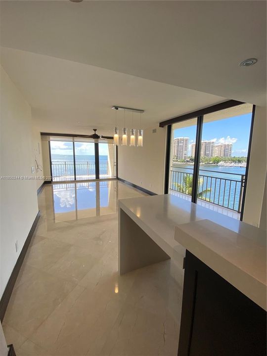 最近租的: $5,500 (2 贝兹, 2 浴室, 1139 平方英尺)