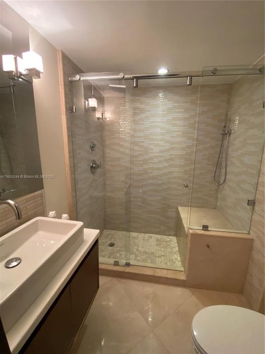 最近租的: $5,500 (2 贝兹, 2 浴室, 1139 平方英尺)