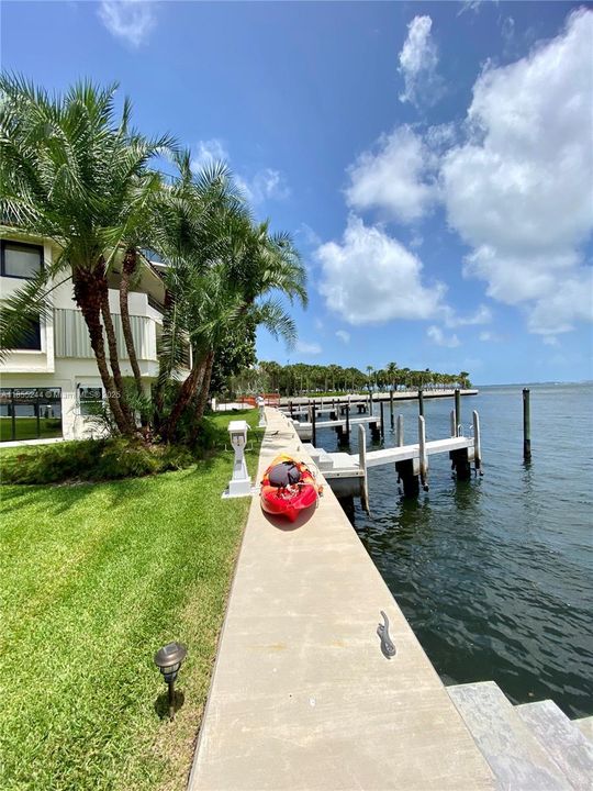 最近租的: $5,500 (2 贝兹, 2 浴室, 1139 平方英尺)