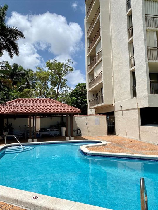 最近租的: $5,500 (2 贝兹, 2 浴室, 1139 平方英尺)