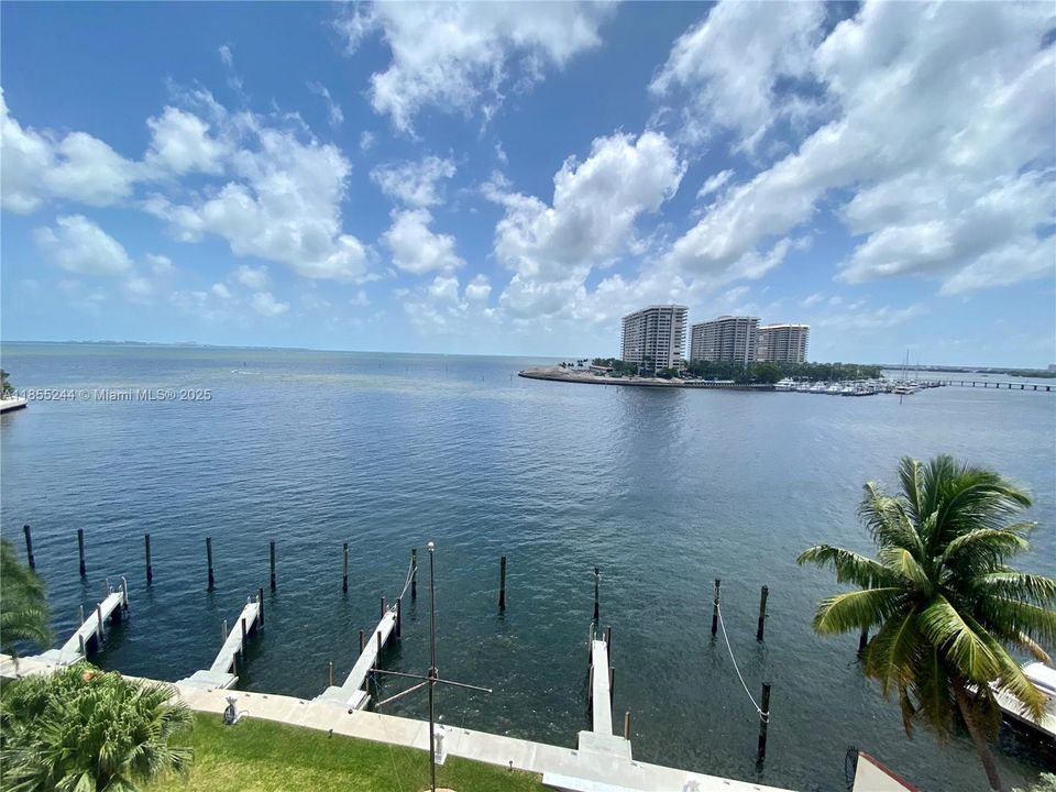 最近租的: $5,500 (2 贝兹, 2 浴室, 1139 平方英尺)