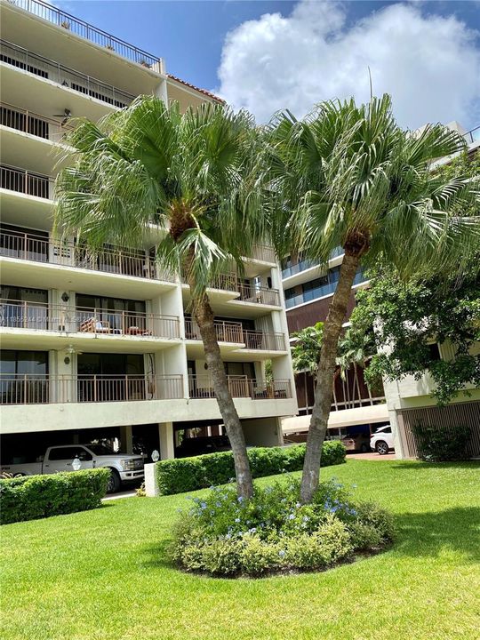 最近租的: $5,500 (2 贝兹, 2 浴室, 1139 平方英尺)