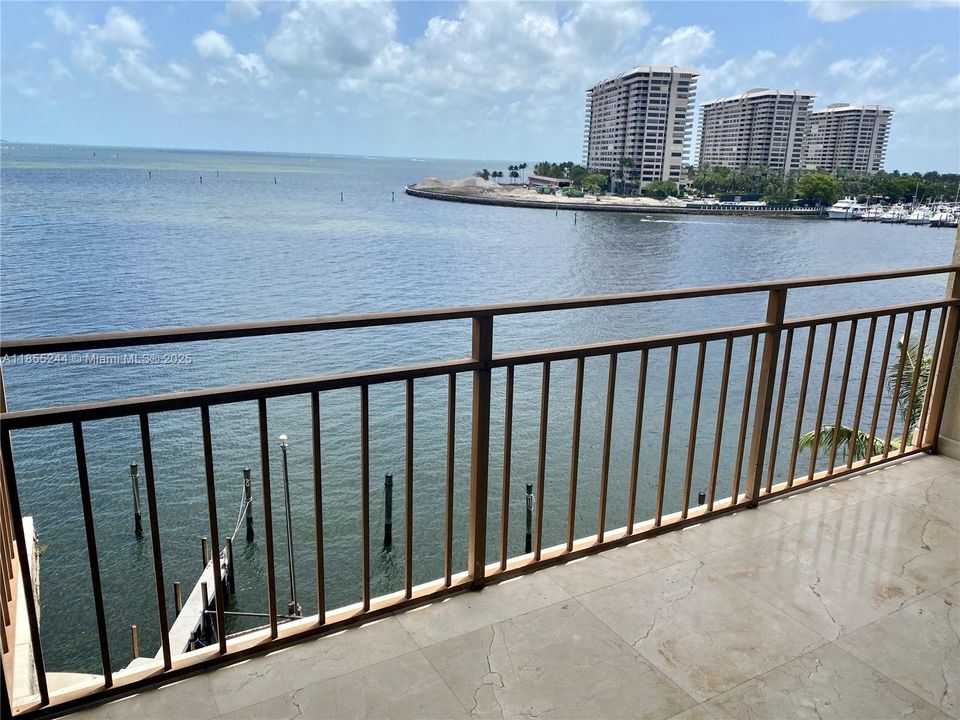 最近租的: $5,500 (2 贝兹, 2 浴室, 1139 平方英尺)