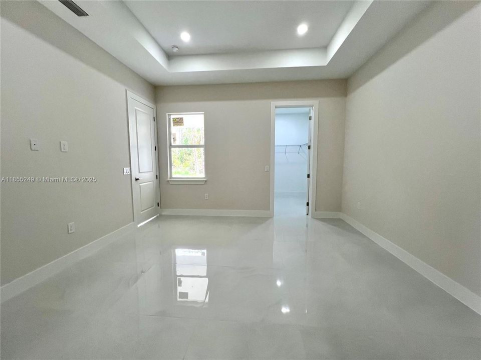 Недавно продано: $519,999 (4 спален, 2 ванн, 1608 Квадратных фут)