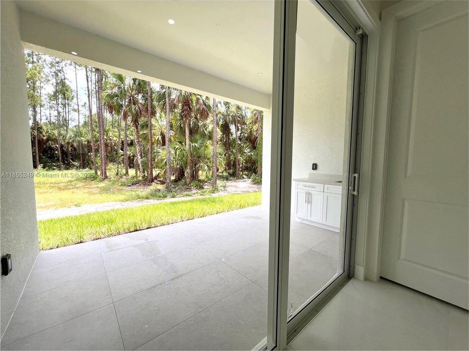 Недавно продано: $519,999 (4 спален, 2 ванн, 1608 Квадратных фут)