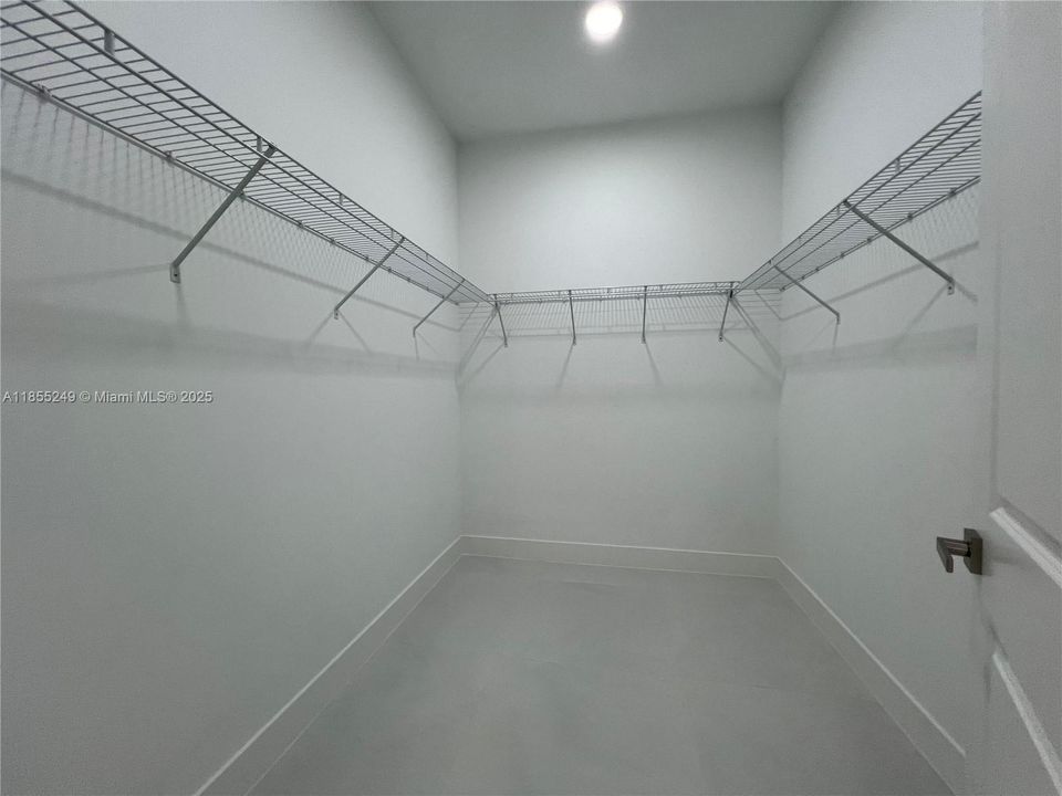 Недавно продано: $519,999 (4 спален, 2 ванн, 1608 Квадратных фут)