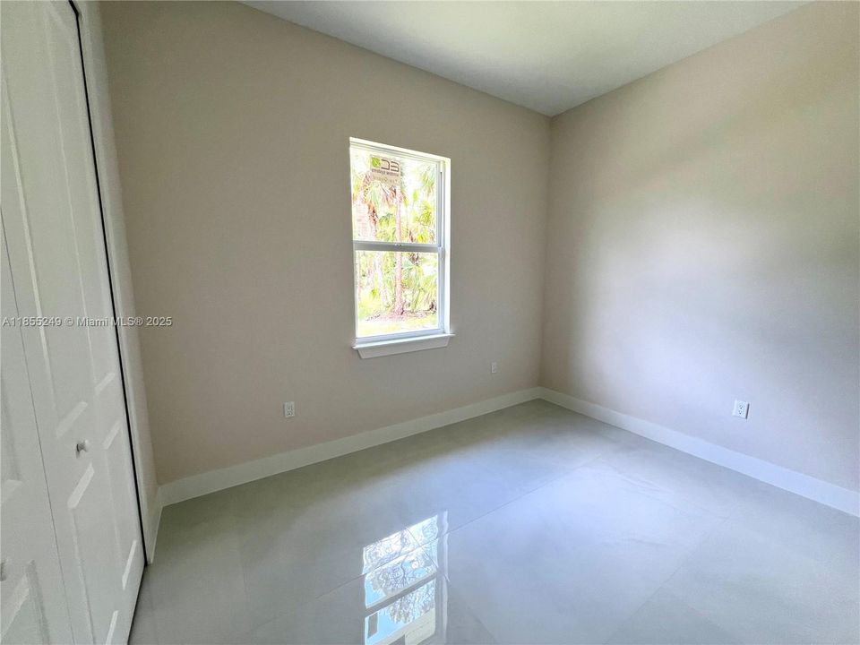 Недавно продано: $519,999 (4 спален, 2 ванн, 1608 Квадратных фут)