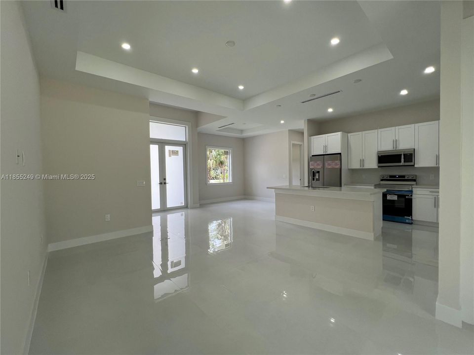 Недавно продано: $519,999 (4 спален, 2 ванн, 1608 Квадратных фут)