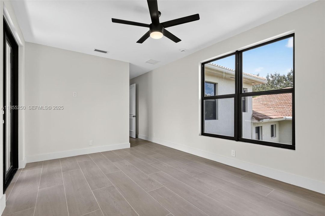 For Sale: $3,399,000 (5 beds, 6 baths, 5071 Square Feet)