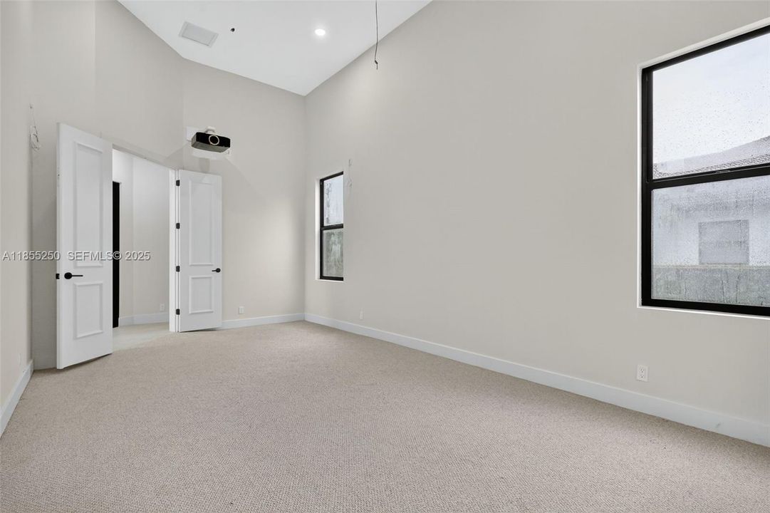 For Sale: $3,399,000 (5 beds, 6 baths, 5071 Square Feet)