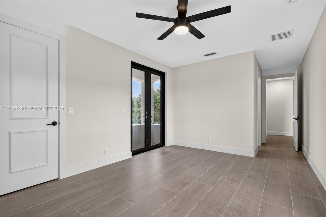 For Sale: $3,399,000 (5 beds, 6 baths, 5071 Square Feet)