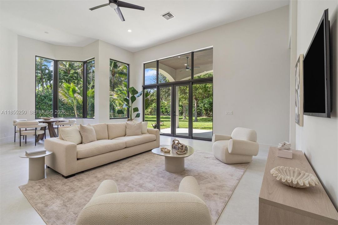 For Sale: $3,399,000 (5 beds, 6 baths, 5071 Square Feet)