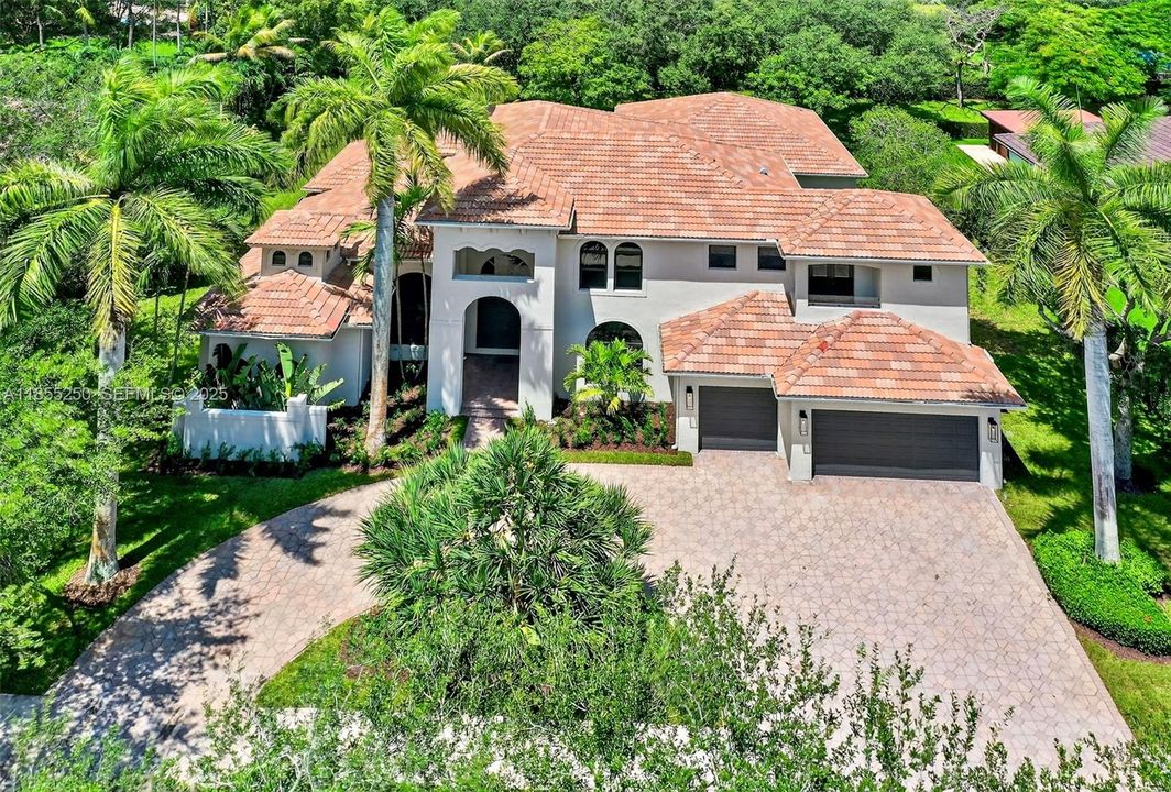 For Sale: $3,399,000 (5 beds, 6 baths, 5071 Square Feet)