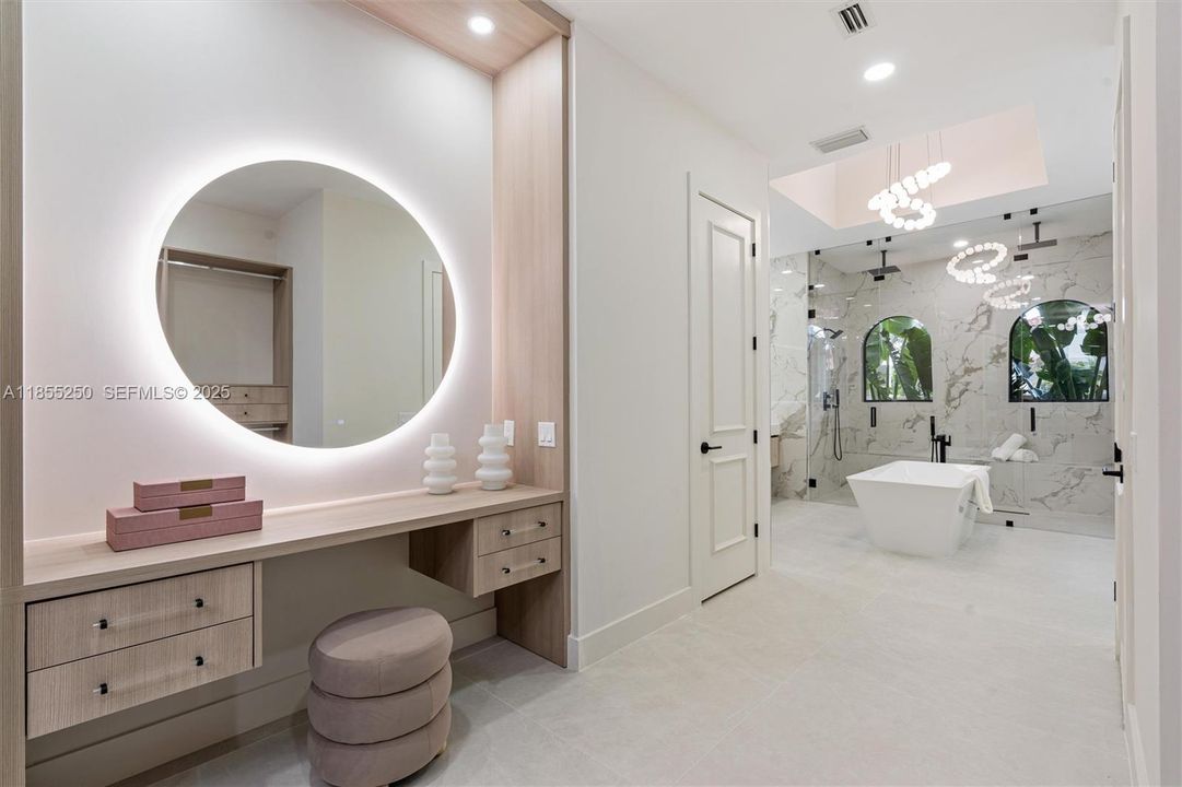 For Sale: $3,399,000 (5 beds, 6 baths, 5071 Square Feet)