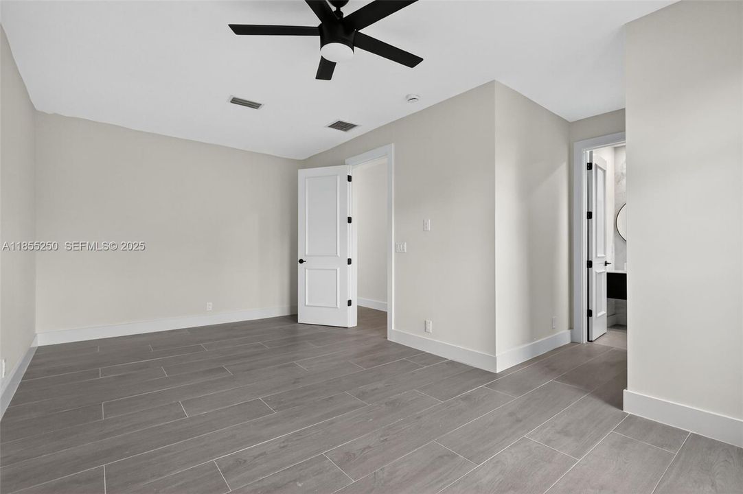 For Sale: $3,399,000 (5 beds, 6 baths, 5071 Square Feet)